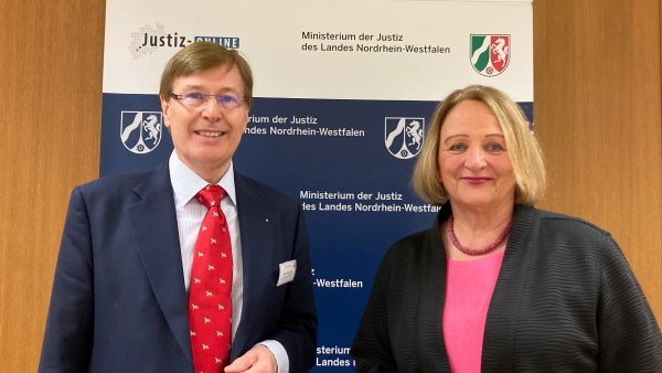 Justizminister Peter Biesenbach mit Sabine Leutheusser-Schnarrenberger 