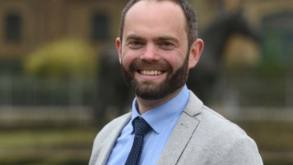 Dr. Felix Austermann