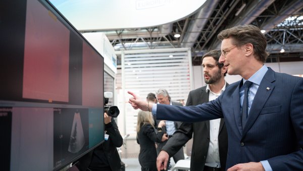 160 Ausstellerinnen und Aussteller zeigen Neuheiten auf der MEDICA