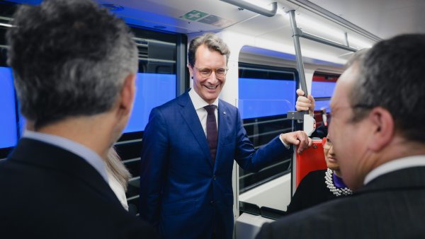 Offizielle Inbetriebnahme der neuen Stadtbahnstrecke U80/U81 gemeinsam mit dem Oberbürgermeister der Stadt Düsseldorf Dr. Stephan Keller