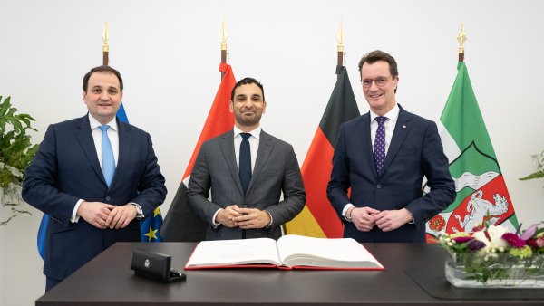 Ministerpräsident Wüst empfängt den Botschafter der Vereinigten Arabischen Emirate Ahmed Alattar