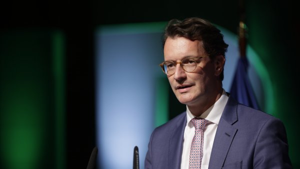 Ministerpräsident Hendrik Wüst spricht beim Arbeitnehmerempfang 2022
