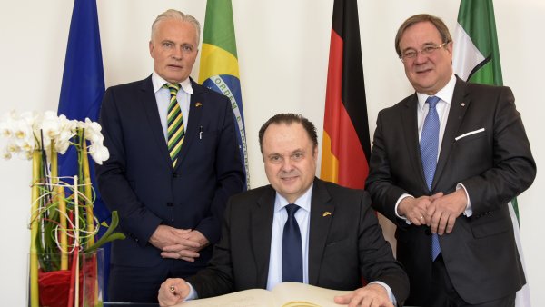 Ministerpräsident Armin Laschet empfängt den Botschafter der Föderativen Republik Brasilien, Mario Vilalva