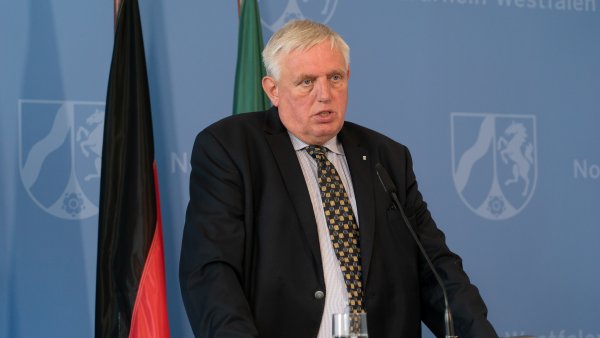 Gesundheitsminister Karl-Josef Laumann stellt neue Anerkennungsverfahren im Gesundheitsbereich zu im Ausland erworbenen Berufsqualifikationen vor