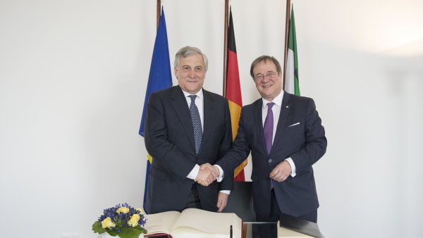 Ministerpräsident Laschet empfängt EU-Parlamentspräsident Tajani.