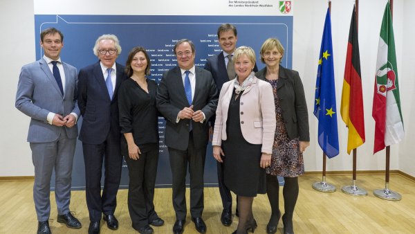 Ministerpräsident Laschet empfängt  Vertreterinnen und Vertreter des Benelux-Parlaments