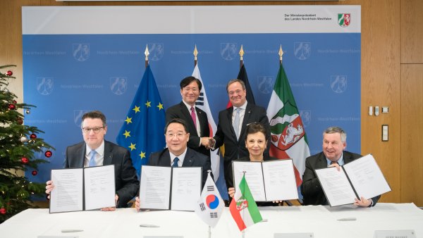 Ministerpräsident Armin Laschet empfängt den Minister für Handel, Industrie und Energie der Republik Korea, Yun-mo Sung