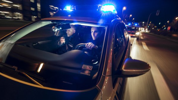 Bild Polizei Einsatzwagen Nacht