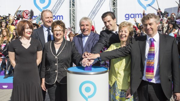 Medienministerin Angelica Schwall-Düren eröffnet die Gamescom 2015