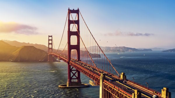 Golden Gate Bridge in San Francisco im Sonnenschein