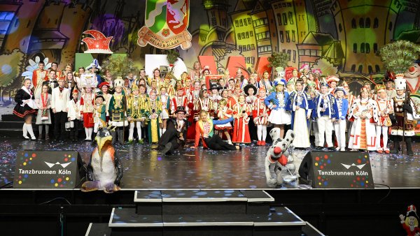 Ministerpräsidentin Hannelore Kraft empfängt die Kinderprinzenpaare und Kinderdreigestirne aus Nordrhein-Westfalen