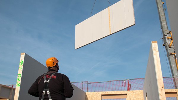 Flüchtlingsunterkünfte aus Holz