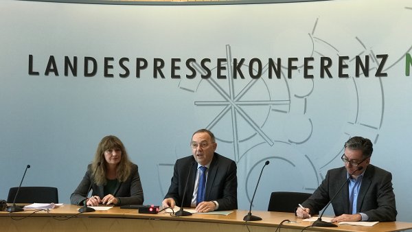 Pressekonferenz zum Abschluss des Haushalts 2016
