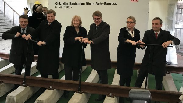 Ministerpräsidentin Hannelore Kraft und Verkehrsminister Michael Groschek feiern Baubeginn für den Rhein-Ruhr-Express