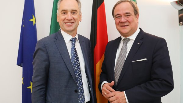 Ministerpräsident Armin Laschet trifft den neuen Botschafter von Irland in Deutschland zu seinem Antrittsbesuch