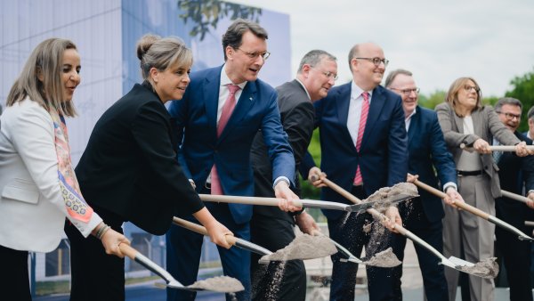 Spatenstich GOVSATCOM-Hub Köln: Nordrhein-Westfalen stärkt sichere Satellitenkommunikation für Europa