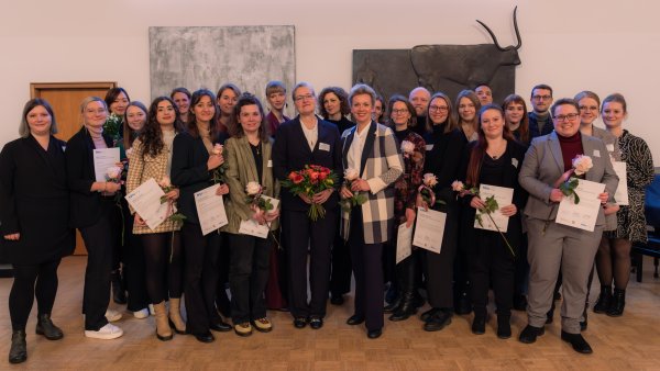 Forschungsvolontariate schlagen Bogen von Kustmuseen zur Wissenschaft - 06.12.2024