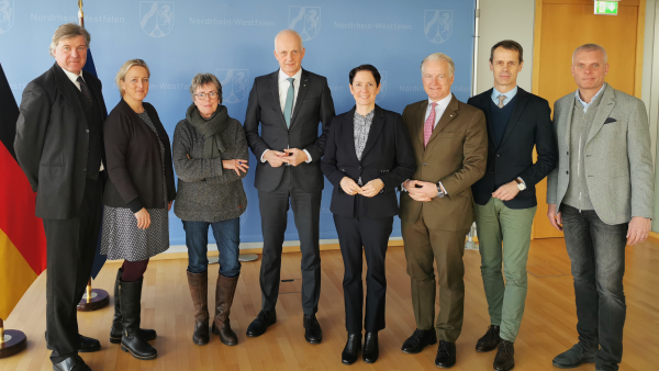 Waldbesitzerverbände und Ministerin Gorißen richten bei Fachgespräch Blick in die Zukunft