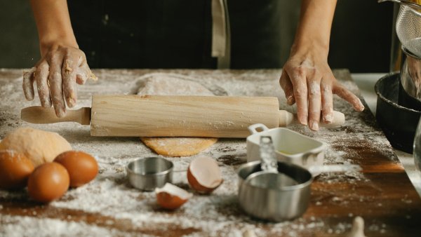 Backen mit Eiern und Mehl