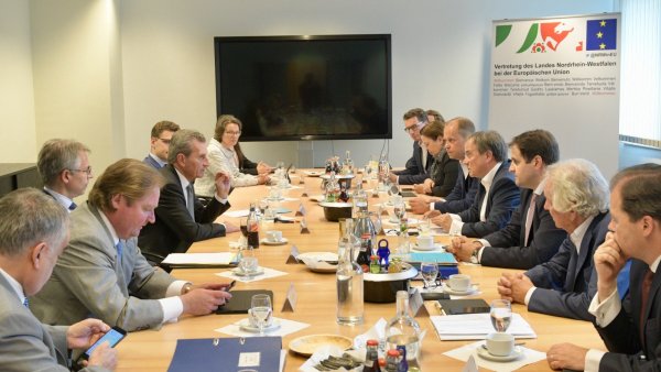 Auswärtige Kabinettsitzung in der Landesvertretung in Brüssel