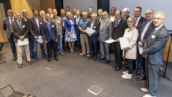 Polizei-Ruheständler erhalten Ausweise