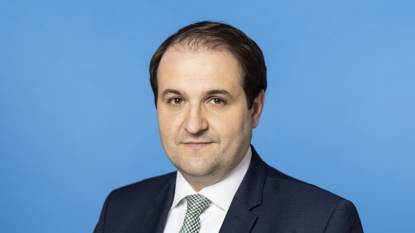 PHB Liminski, Nathanael - neutral, blauer Hintergrund (2022)