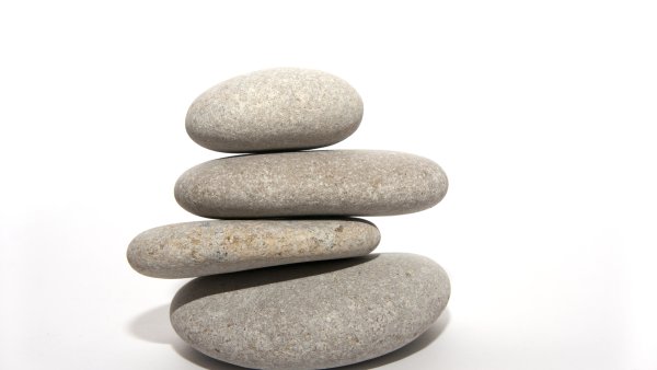 Bild zeigt übereinander liegend e Steine