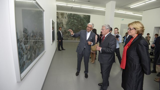 Bundespräsident Joachim Gauck besucht die Ausstellung China8 in Düsseldorf