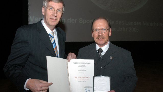 Innenminister verleiht Sportplaketten, Friedhelm Baur aus Mönchengladbach