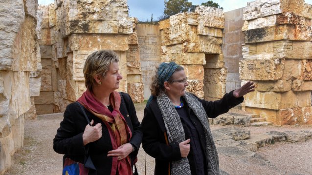 Schulministerin Sylvia Löhrmann reist nach Israel: Gedenken der Opfer des Holocaust 