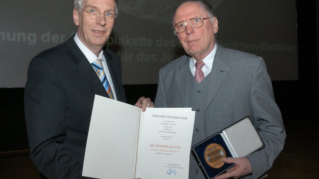 Innenminister verleiht Sportplaketten, Alfred Schlya aus Oberhausen