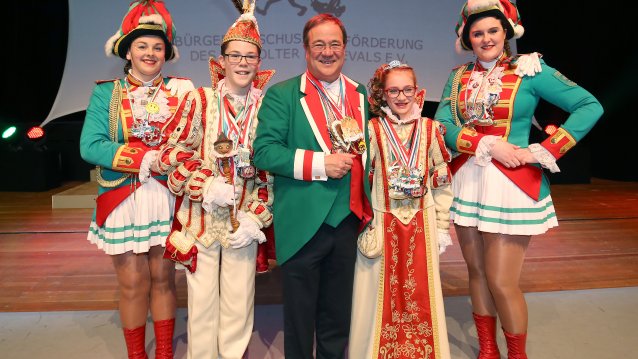 Ministerpräsident Armin Laschet empfängt die Kinderprinzenpaare und Kinderdreigestirne aus Nordrhein-Westfalen
