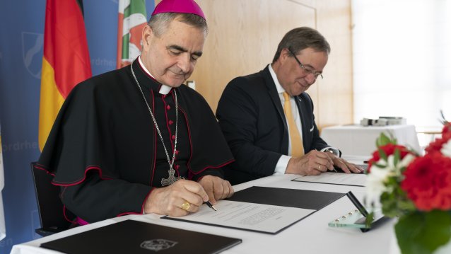 Nordrhein-Westfalen und Vatikan fördern weiterhin Katholische Theologie am Standort Bochum