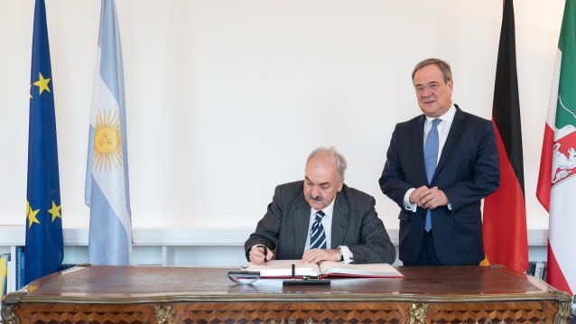 Ministerpräsident Armin Laschet empfängt den Botschafter von Argentinien in Deutschland, Pedro Raúl Villagra Delgado, zu seinem Antrittsbesuch