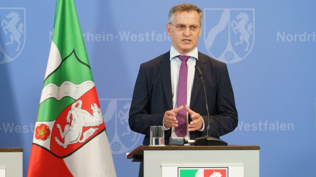 Konjunkturbericht des RWI – Leibniz-Instituts: Wirtschaft in Nordrhein-Westfalen sieht Silberstreifen am Horizont