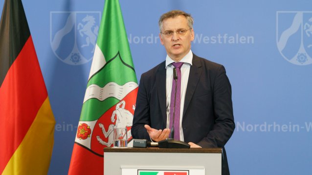 Konjunkturbericht des RWI – Leibniz-Instituts: Wirtschaft in Nordrhein-Westfalen sieht Silberstreifen am Horizont