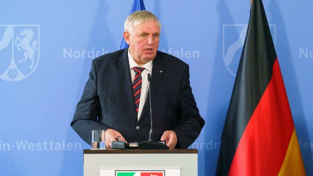 Nordrhein-Westfalen verlängert Coronaschutzverordnung: Einführung einer lokalen Corona-Bremse und klare Regeln für Schulen und Veranstaltungen