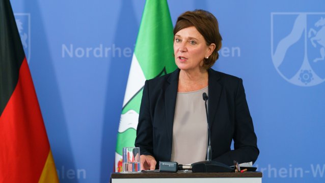 Nordrhein-Westfalen verlängert Coronaschutzverordnung: Einführung einer lokalen Corona-Bremse und klare Regeln für Schulen und Veranstaltungen