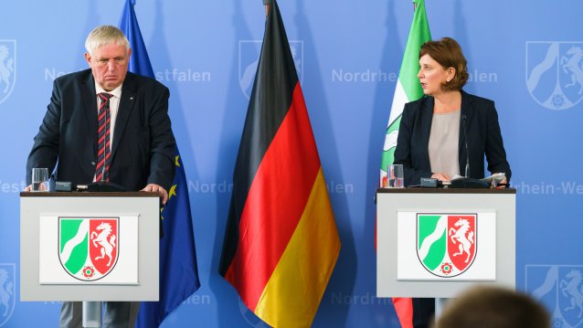 Nordrhein-Westfalen verlängert Coronaschutzverordnung: Einführung einer lokalen Corona-Bremse und klare Regeln für Schulen und Veranstaltungen