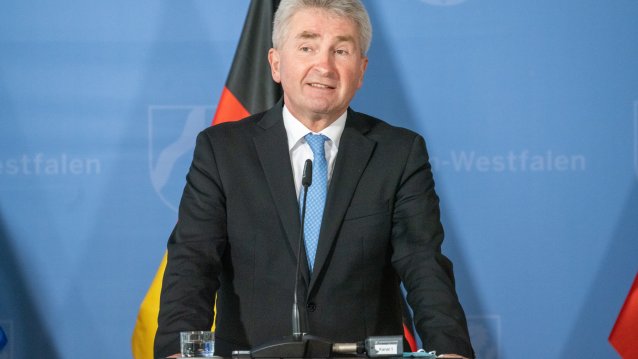 Presse-Briefing mit Wirtschaftsminister Prof. Dr. Andreas Pinkwart, Ralf Stoffels, Präsident IHK NRW, und RWI-Konjunkturexperte Prof. Dr. Torsten Schmidt zur Entwicklung der Konjunktur