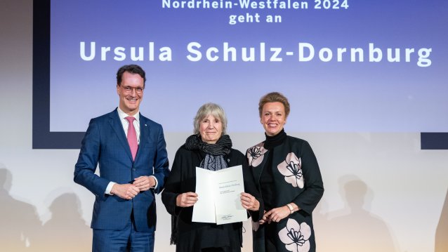 Ministerpräsident Wüst verleiht Kunstpreis an Fotografin Ursula Schulz-Dornburg