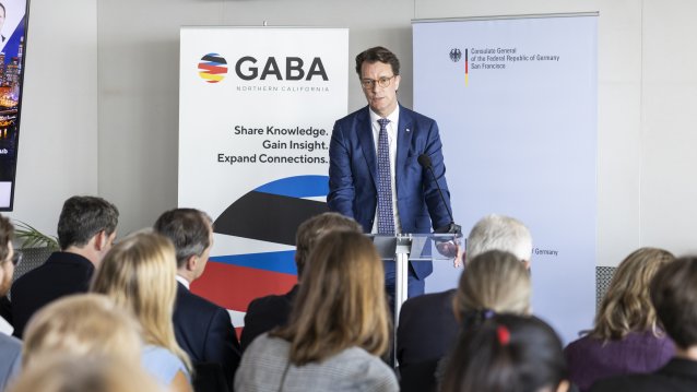 Ministerpräsident Wüst wirbt in den USA für den Justiz-Standort Nordrhein-Westfalen