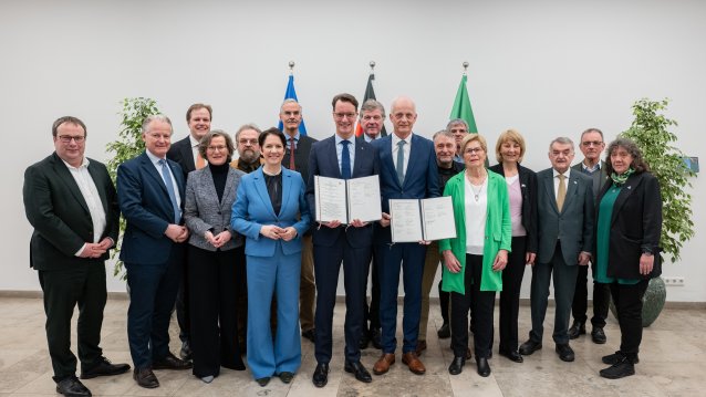 Für die gute Zukunft des Waldes: Gemeinsamer Waldpakt 2.0 mit Verbänden aus Waldbesitz, Forstwirtschaft und Naturschutz unterzeichnet