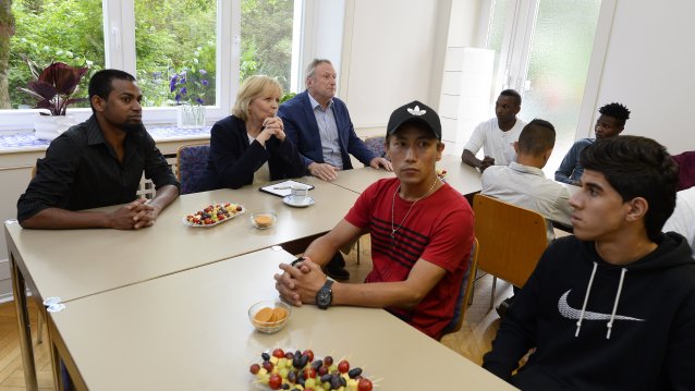 Ministerpräsidentin Hannelore Kraft informiert sich in Aachen über das Thema "unbegleitete minderjährige Flüchtlinge"