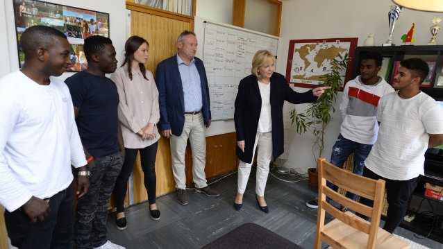 Ministerpräsidentin Hannelore Kraft informiert sich in Aachen über das Thema "unbegleitete minderjährige Flüchtlinge"