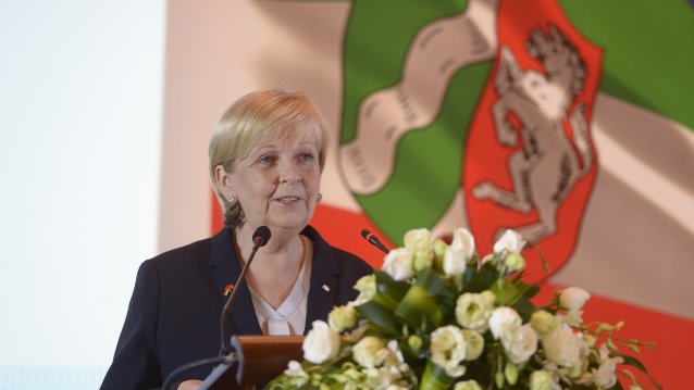 Ministerpräsidentin Hannelore Kraft hält ein Grußwort auf der Konferenz „Nordrhein-Westfalen – Sichuan. Gemeinsam starke Partner!