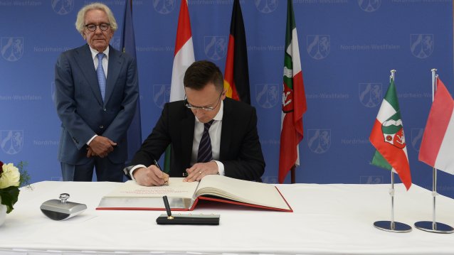 Minister Holthoff-Pförtner trifft den ungarischen Außenminister Szijjártó in der Staatskanzlei