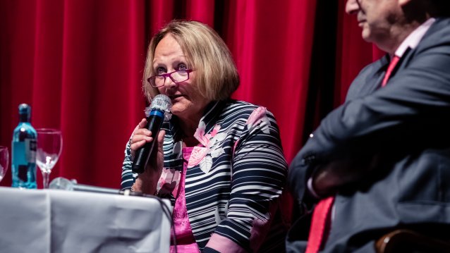 Impressionen der Lesung "Gegen das Vergessen" und Impressionen der Fotoausstellung SURVIVORS in Essen