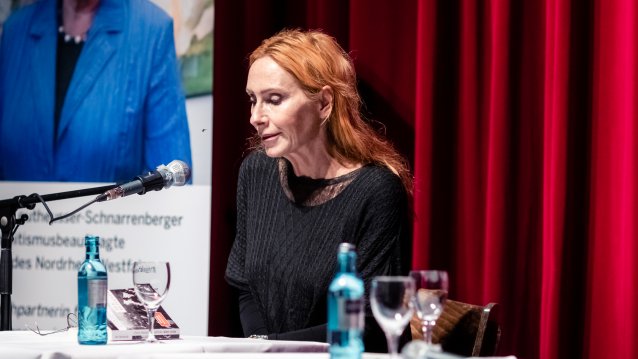 Impressionen der Lesung "Gegen das Vergessen" und Impressionen der Fotoausstellung SURVIVORS in Essen