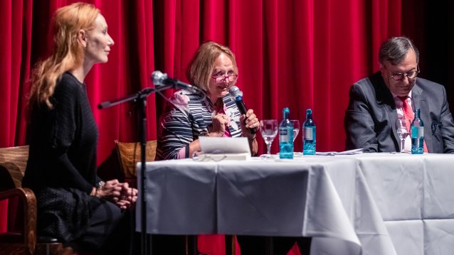 Impressionen der Lesung "Gegen das Vergessen" und Impressionen der Fotoausstellung SURVIVORS in Essen